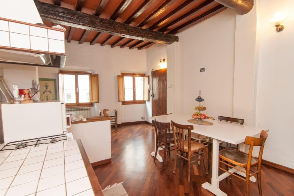 Romantic Apt In San Frediano Florence Exterior photo